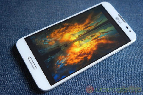 \ 2013年一季度配有超大容量电池手机排行