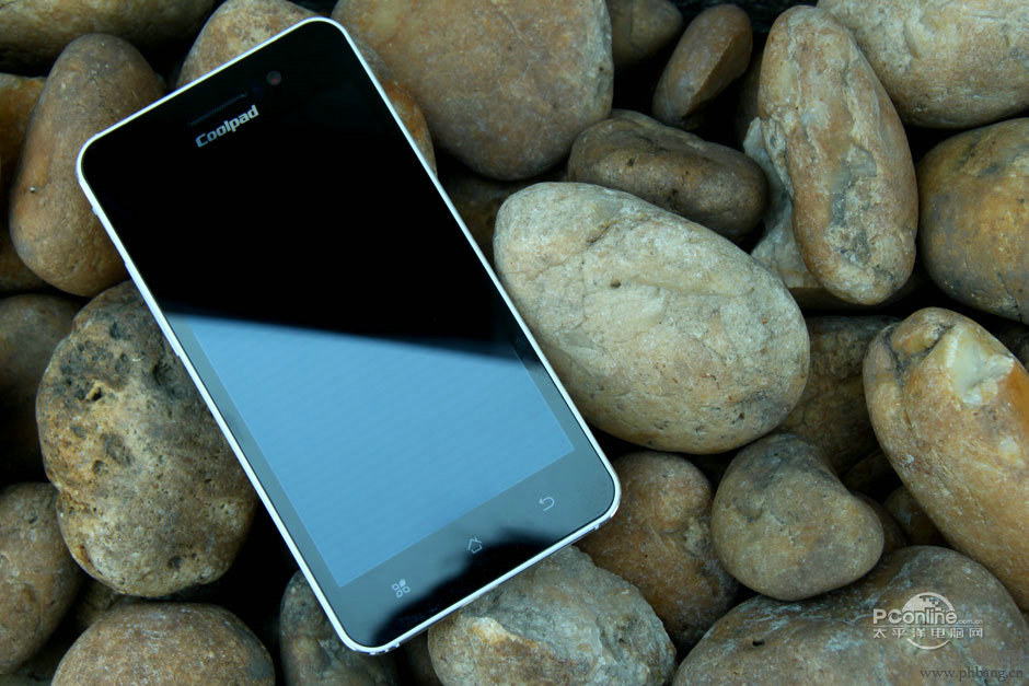 全球最薄智能手机排行榜TOP5 2013年最新榜单 2013全球超薄智能手机排行榜推荐