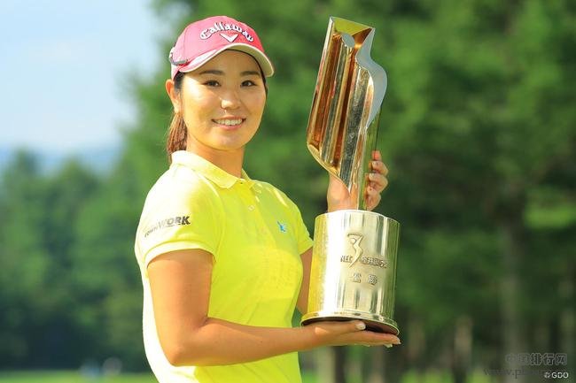 女子排名：冯珊珊维持第六 高真荣夺冠升至39位