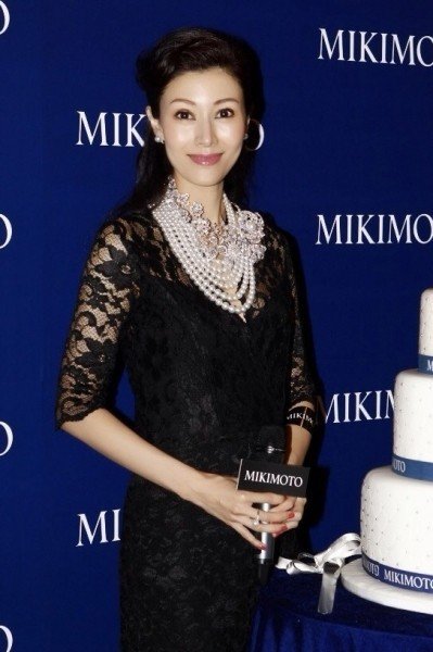 香港十大豪门阔太身家财富排行