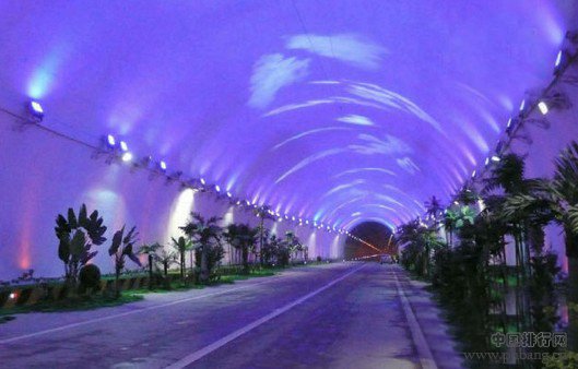 中国风景最美的十大公路_中国适合自驾游的国道