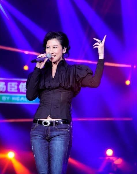 中国音乐界十大女歌手综合实力排名，那英韩红排不上，邓丽君第三