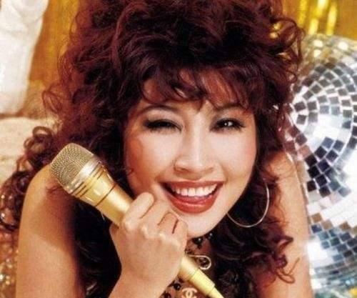 中国音乐界十大女歌手综合实力排名，那英韩红排不上，邓丽君第三