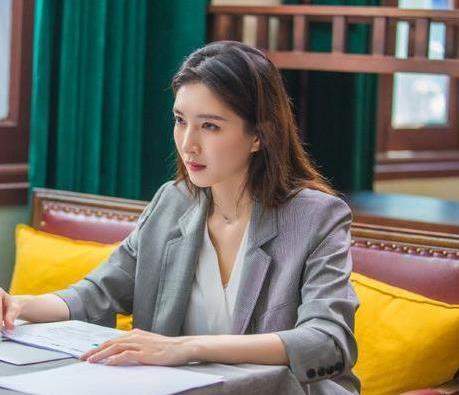 三十而已江疏影的颜值和穿搭超赞