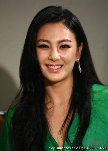 挡不住的长发诱惑_盘点长发及腰的十大魅力女星