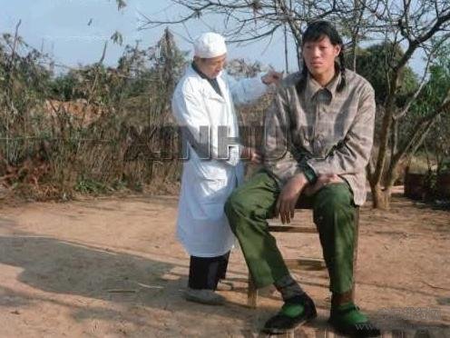 盘点全球15个最奇葩女人 颠覆你的世界观